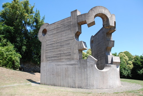 5.Eduardo Chillida