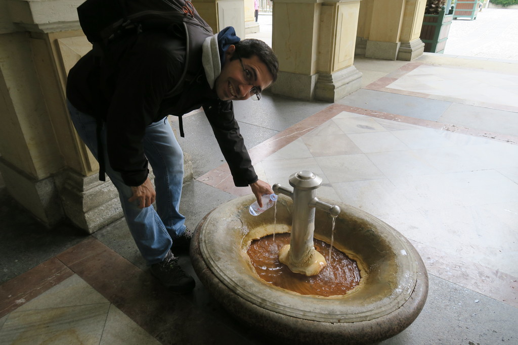 18.La columnata del Molino Karlovy Vary