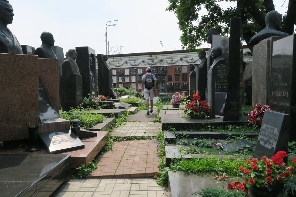 15.Cementerio Novodevichy Moscú