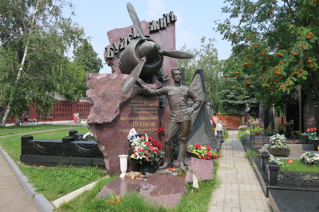 19.Cementerio Novodevichy Moscú