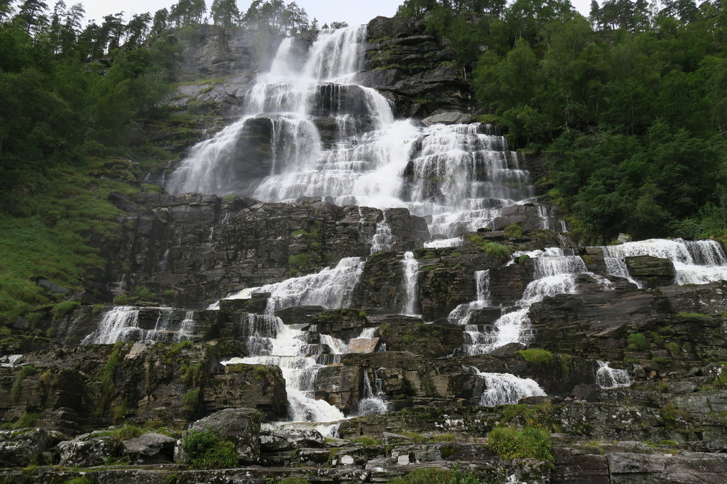 13.Tvindefossen