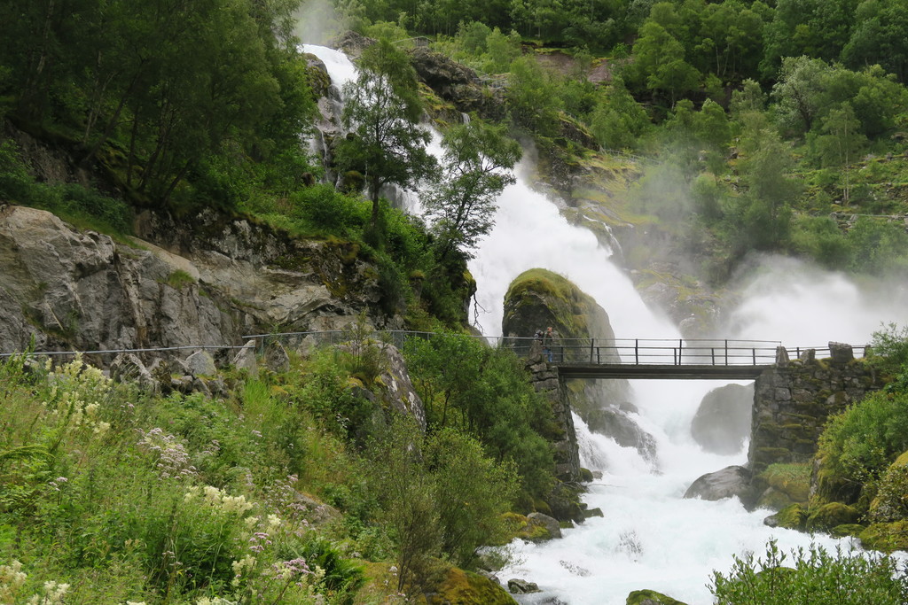 23.Briksdalbreen glaciar