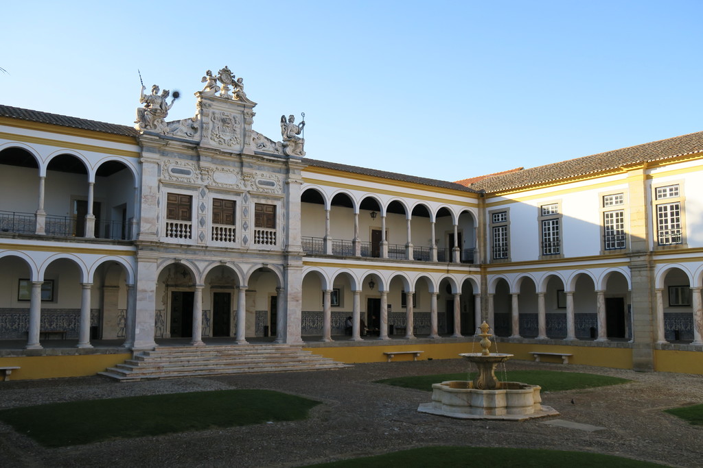 10.Colegio del Espíritu Santo Évora