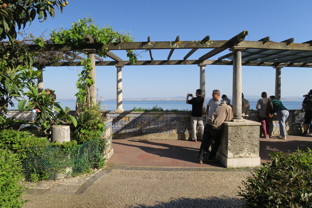 24.Mirador de Santa Lucía Lisboa