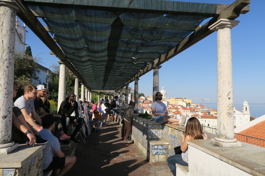 25.Mirador de Santa Lucía Lisboa