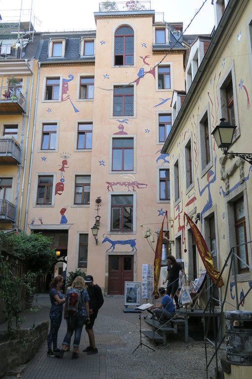 33.Kunsthofpassage Dresde.JPG