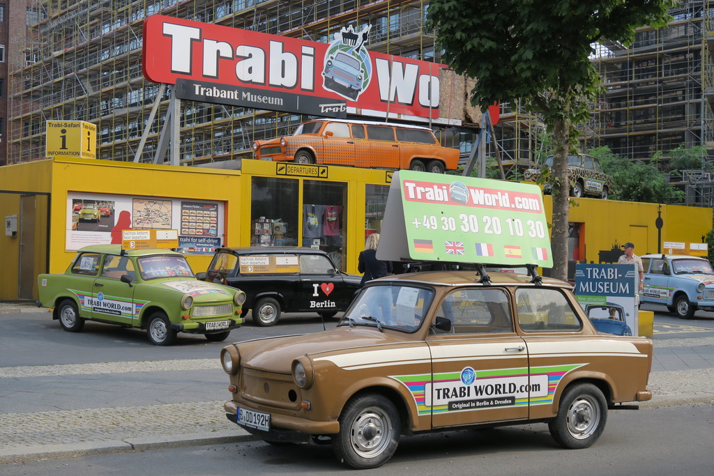 07.Recorrer Berlín en Trabi