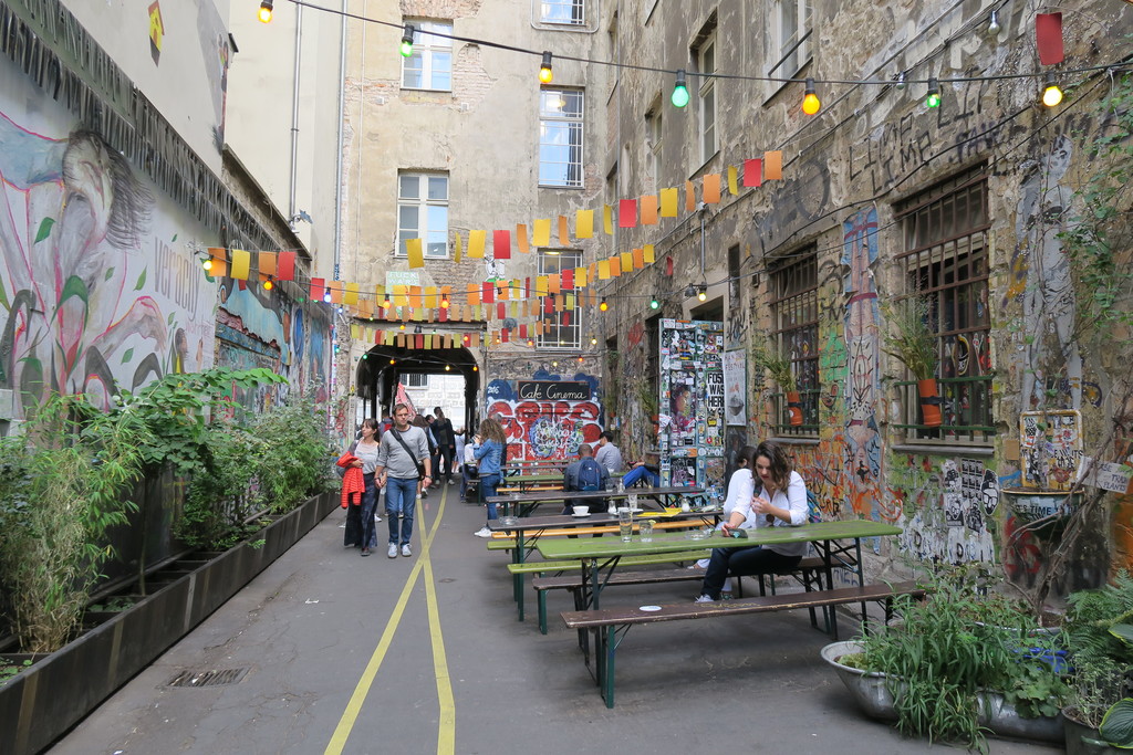 11.Dead Chicken Alley Berlin