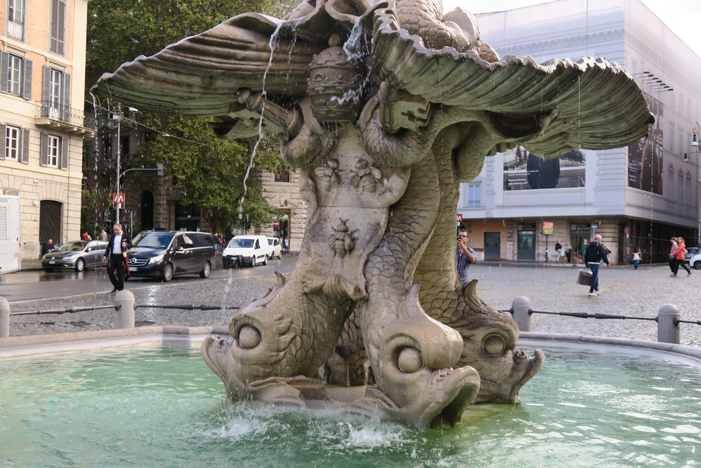 27.Piazza Barberini Roma