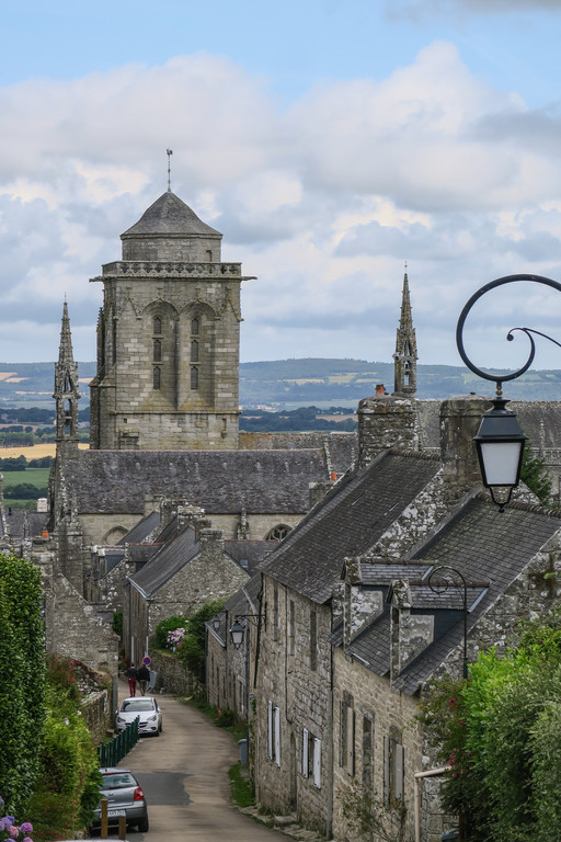 16.Locronan