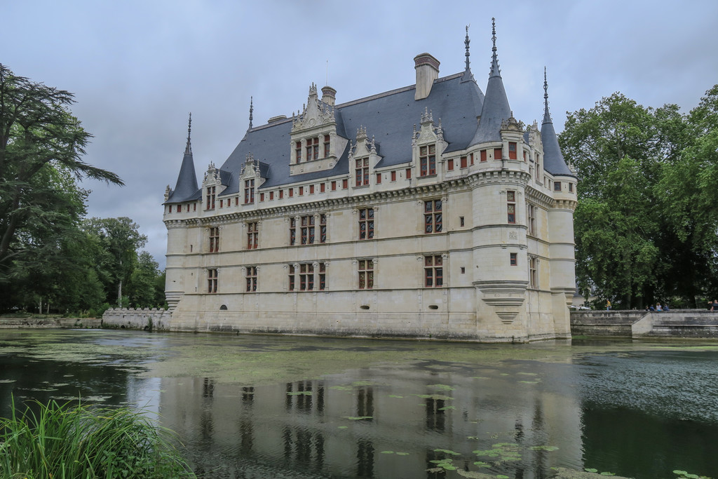 48.Château de Azay le Riedeau