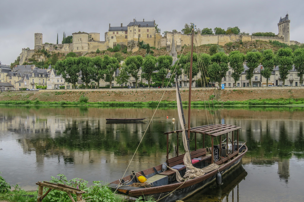 49.Chinon