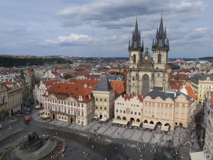 Plaza de la ciudad vieja Praga.JPG